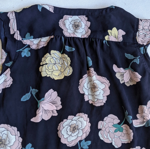 Ann Taylor LOFT Peony Ruffle Henley Shell - Picture 8 of 8